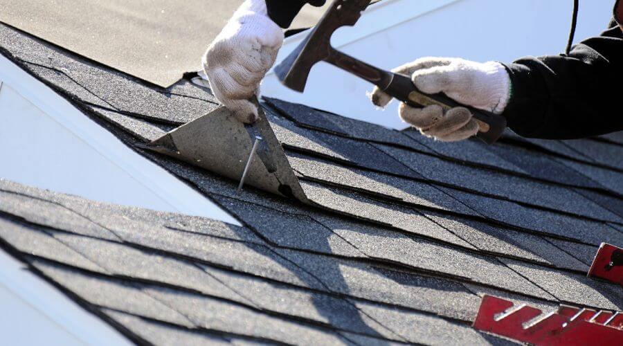 Professional residential roofers in South English, IA